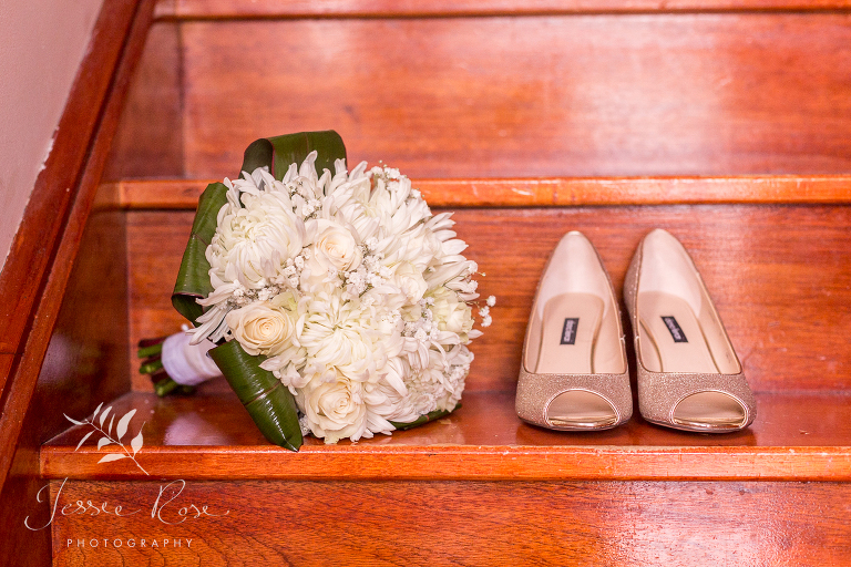 wedding-shoes-white-bouquet