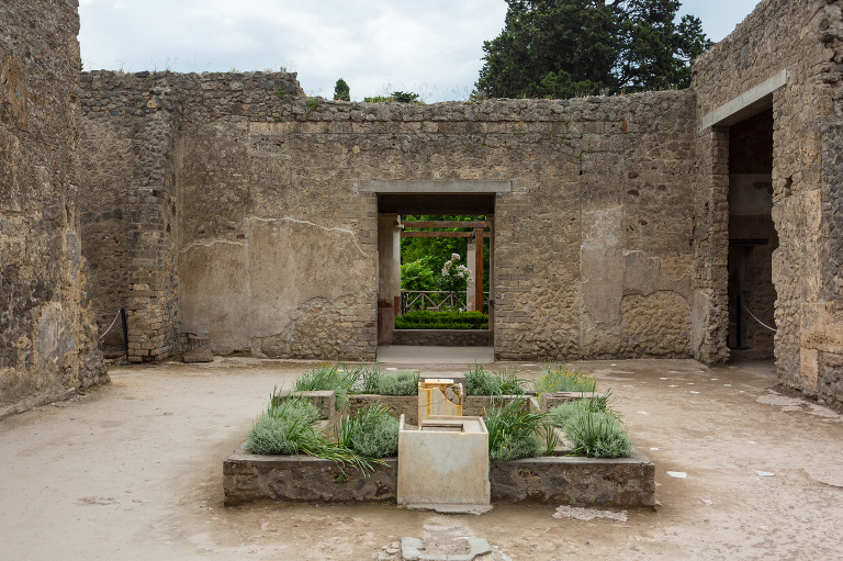 private garden in pompeii